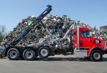 hook-lifts-australia-vs-roll-off:-which-dump-truck-is-best-for-your-needs?