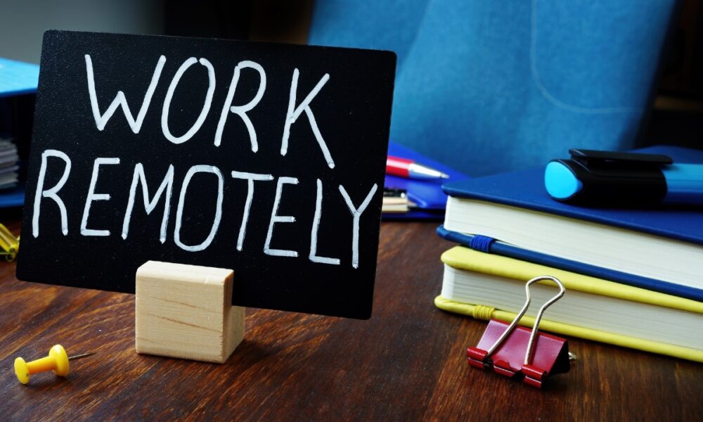 digital-nomads-and-remote-teams:-legal-documentation-pitfalls-to-avoid