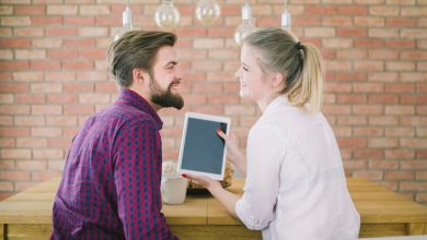 chat-&-earn:-how-ai-girlfriend-conversations-are-becoming-a-real-income-stream-in-2025